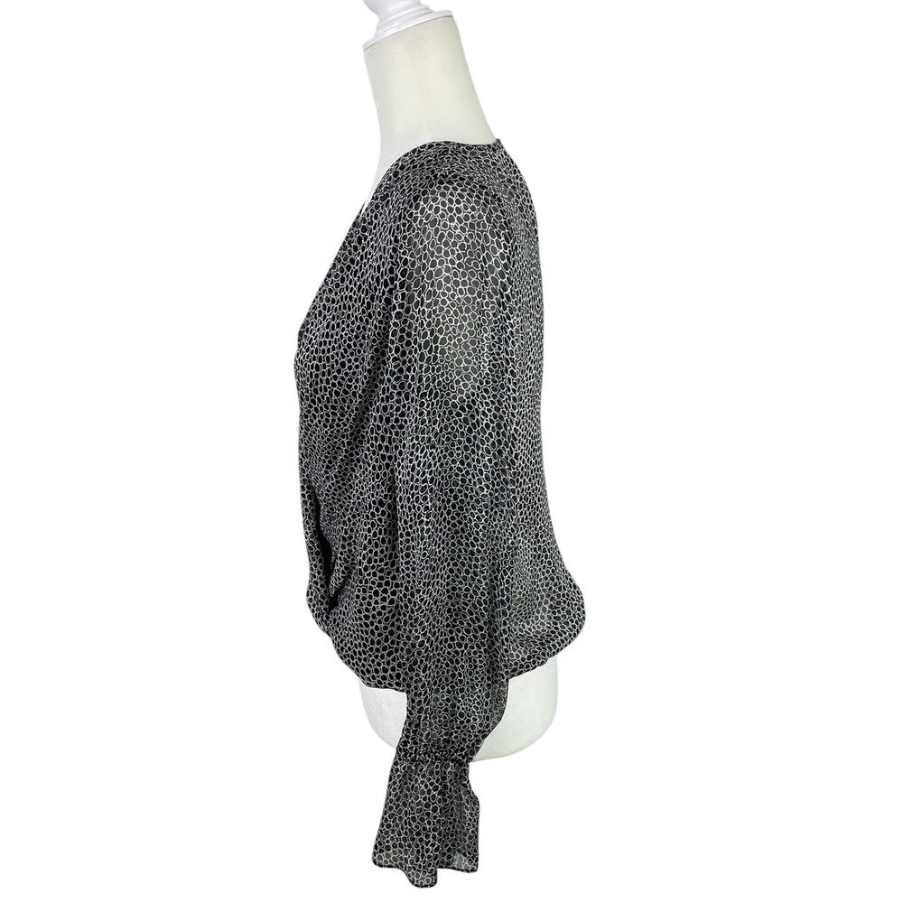 Diane Von Furstenberg Svetlana Silk Faux Wrap Top Black White Size 4 Career Chic - Picture 4 of 13